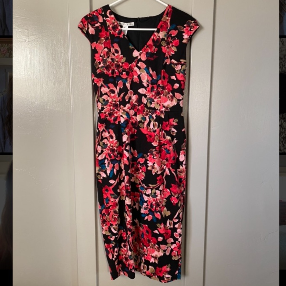 Floral, form fitting, midi dress.